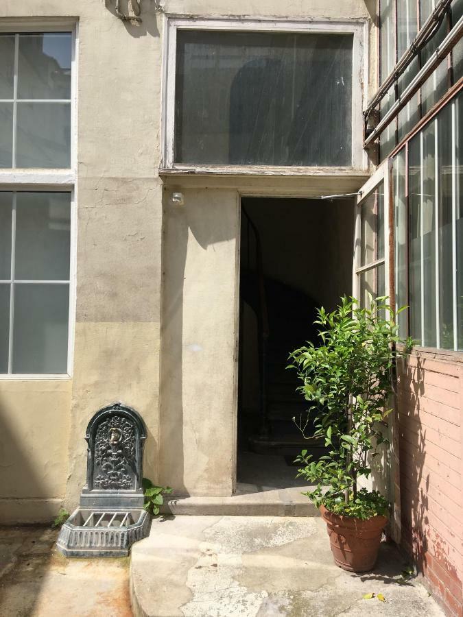Maisonnette Sur Cour Appartement Parijs